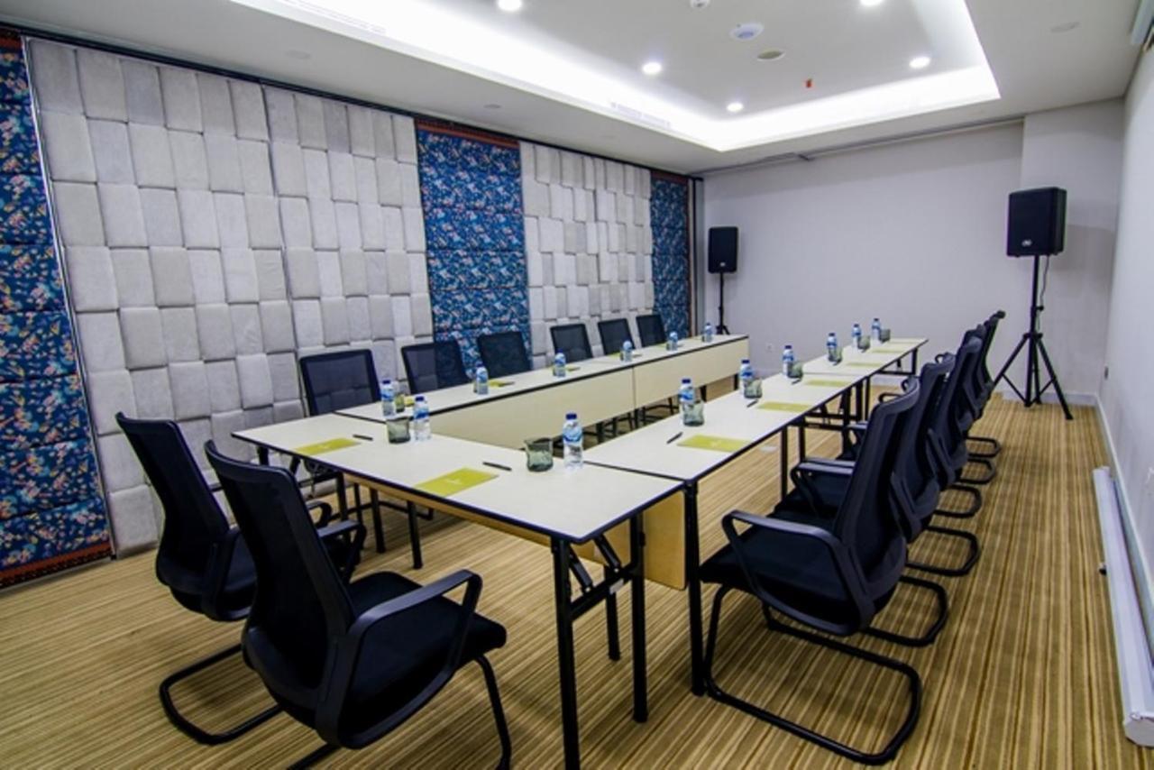 Jambuluwuk Thamrin Hotel Jakarta Exterior photo